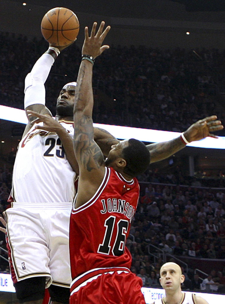 NBA季后賽：騎士主場(chǎng)屠牛 2:0領(lǐng)先