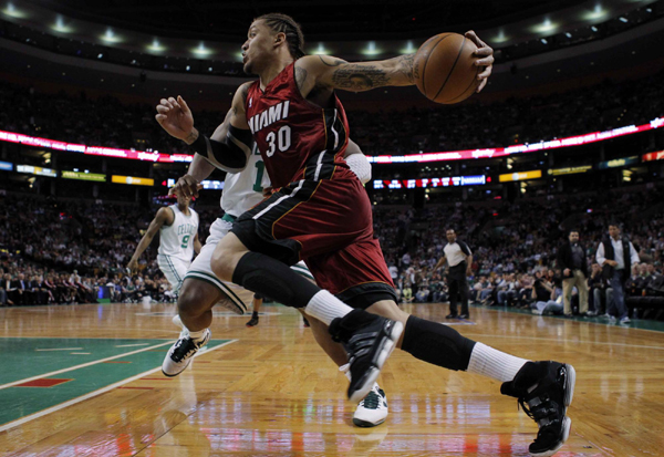 NBA季后賽：凱爾特人主場(chǎng)“滅火”